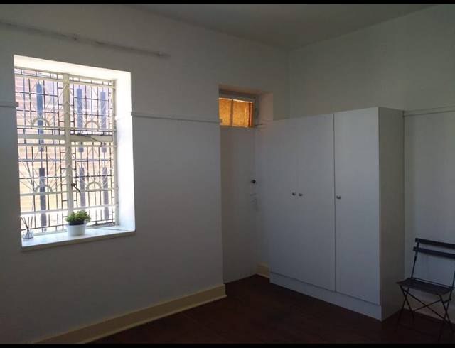 2 BEDROOM APARTMENT FOR SALE IN KENSINGTON